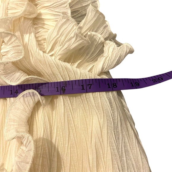 Off-White Ruffled Dress - Picture 5 of 9